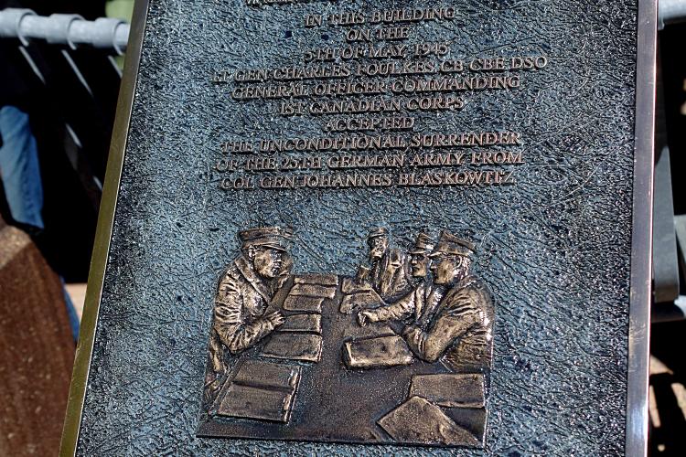 Plaque 4